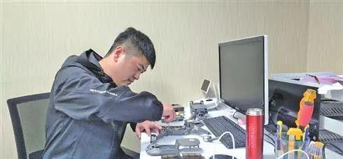 銷售轉行無人機裝調工,一年維修近200臺無人機