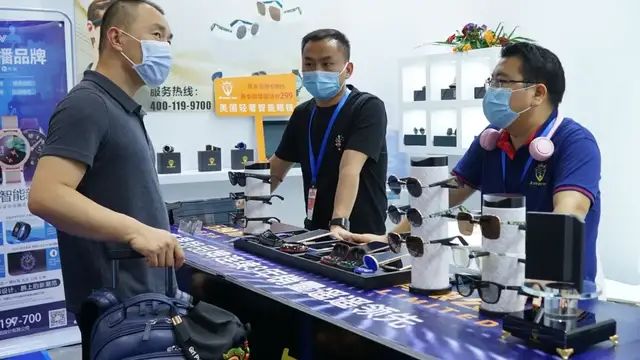 克里特攜新品亮相禮品展,用科技演繹輕奢潮流!致不凡,敬卓越!祝君節日快樂!