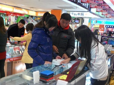 寒假數碼消費熱潮 合肥“學生一族”追捧時尚電子產品，傳統文具市場煥新機